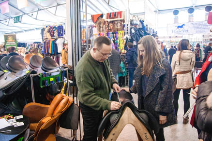 馬匹博覽會(huì)，馬具展現(xiàn)場，莫斯科馬匹博覽會(huì)現(xiàn)場